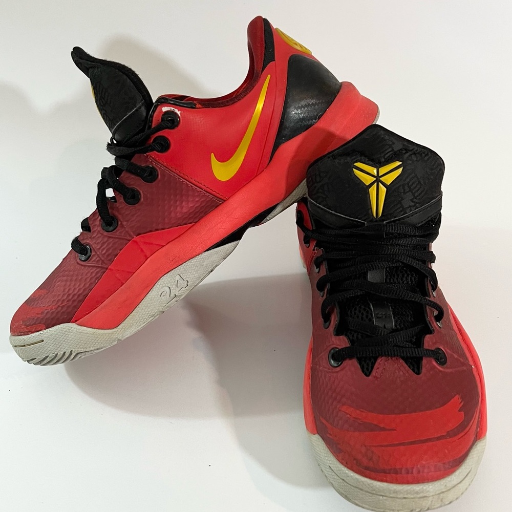 Nike Zoom Kobe Venomenom 4 YOTH -Year of the horse release 2/05/2014 - Pre owned